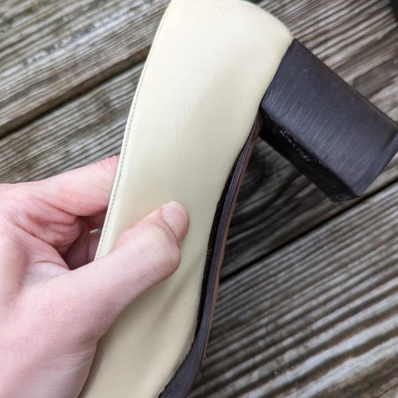 Vintage 80's Gucci Block Heel Square Toe Heels with Gold Etched Buckle - Picture 4 of 8